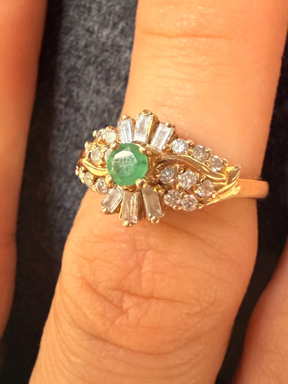 Vintage 1980s Ballerina 10kt Gold Emerald & Diamond Cluster Ring ACC8 .95 ctw - Picture 6 of 17